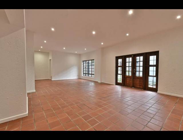 8 BEDROOM HOUSE FOR SALE IN ORCHARDS